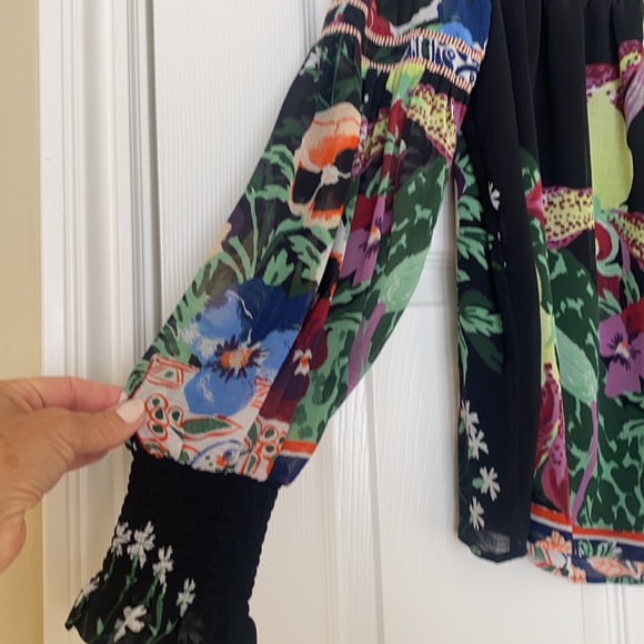 Anthropologie puff sleeve Lil Sire floral blouse. Size Small. NWT - Picture 5 of 6